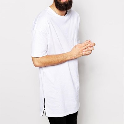 Überlanges weißes T-Shirt
